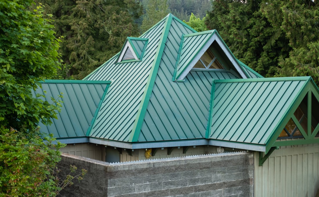 Metal Roofing Guide | Mansea Metal - iStock-1655907060